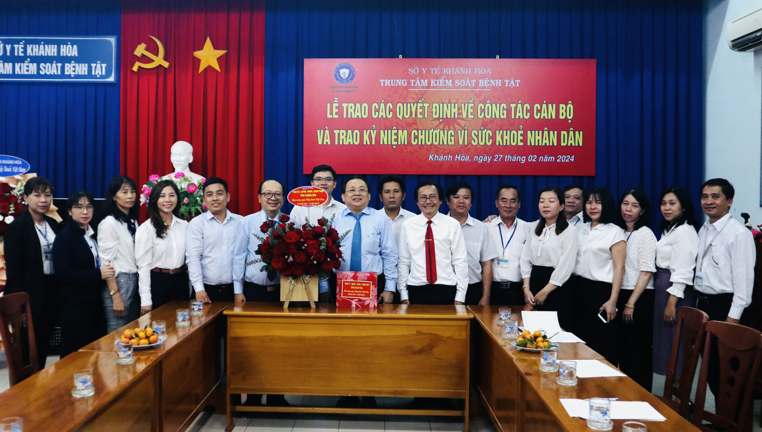 Phó Chủ tịch Thường trực UBND tỉnh Lê Hữu Hoàng thăm Trung tâm Kiểm soát bệnh tật tỉnh